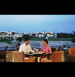 Palace Resorts have great deals from couples looking to enjoy amazing five star cusine at an all inclusive resort